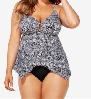 Women's Black/White Keyhole Hankerchief Swimming Tankini (Top Only)